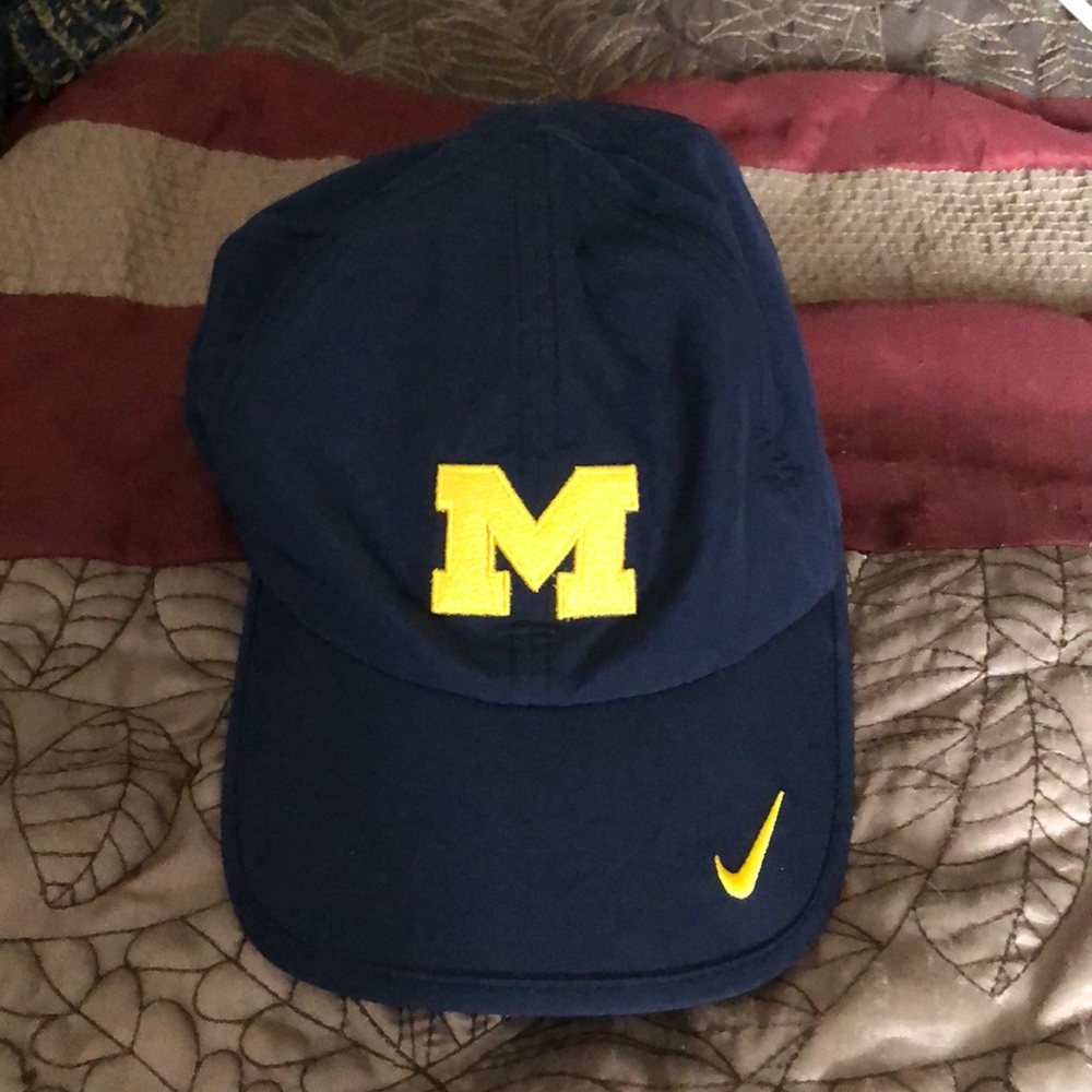 Nike university of Michigan hat
